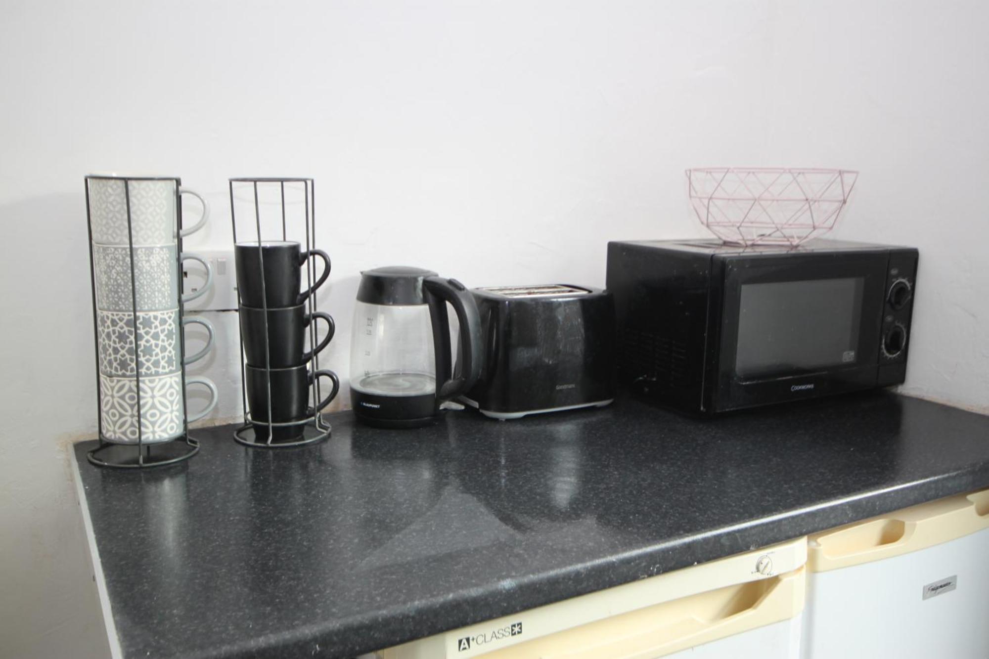 Barton Seaview, Self Catering Studio Apartments, Promenade & Central Beach Location, Families, Couples Or 23 Years Plus Only, Free Parking Блэкпул Экстерьер фото