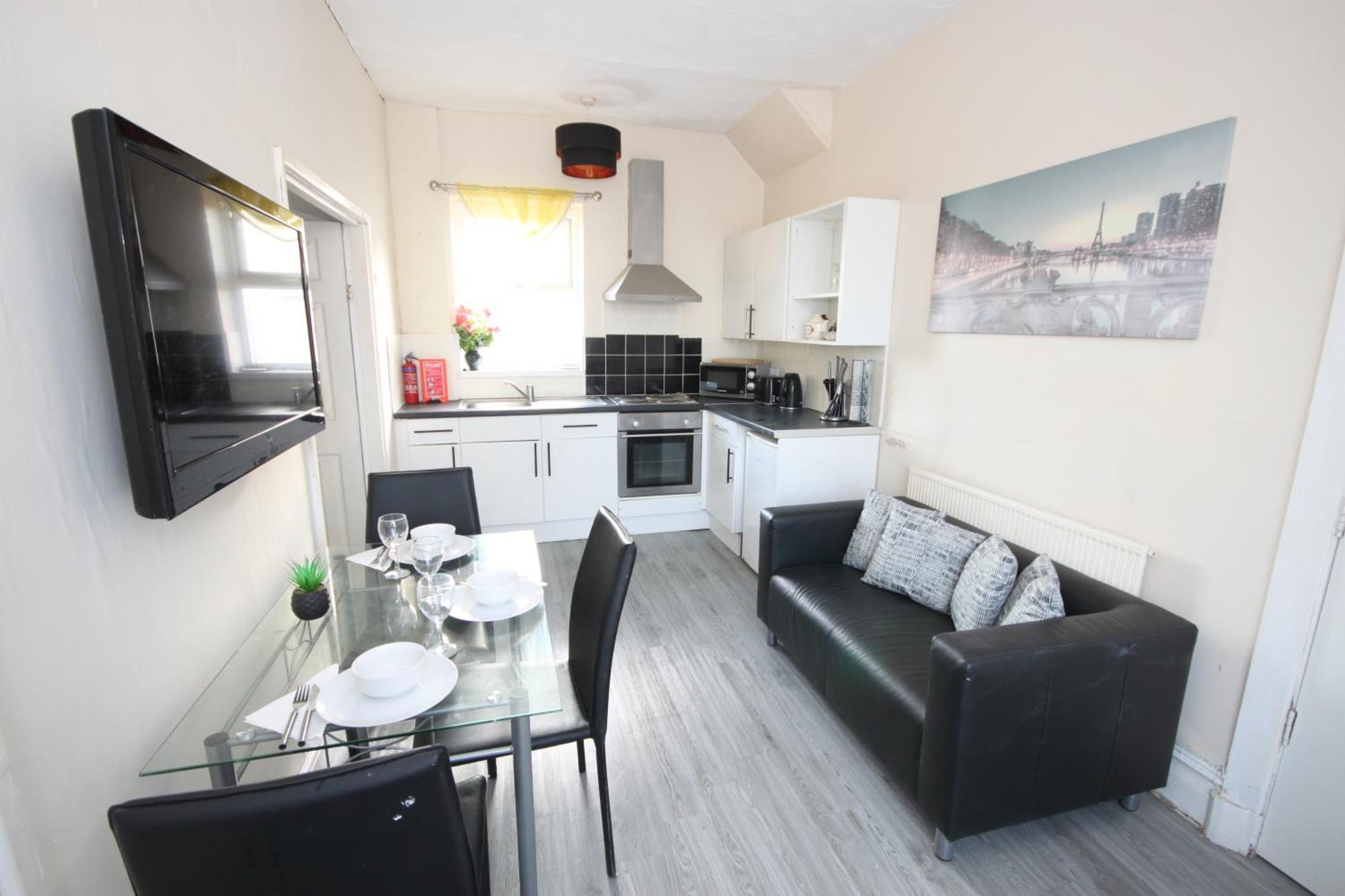 Barton Seaview, Self Catering Studio Apartments, Promenade & Central Beach Location, Families, Couples Or 23 Years Plus Only, Free Parking Блэкпул Экстерьер фото
